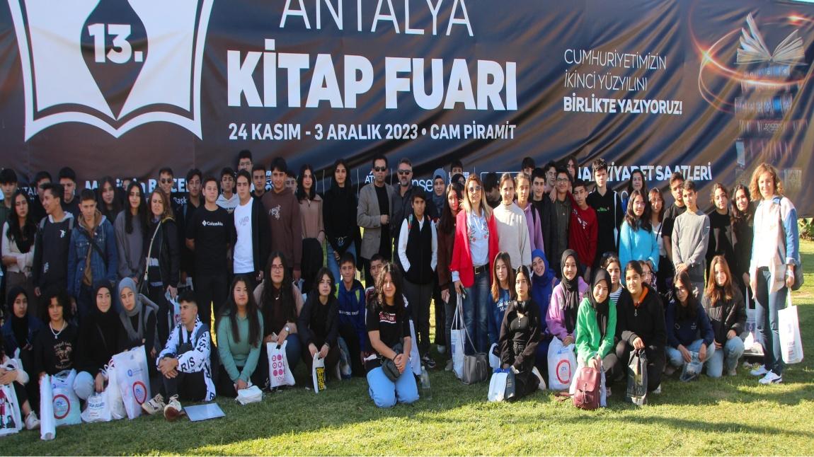 13. ANTALYA KİTAP FUARINI GEZDİK